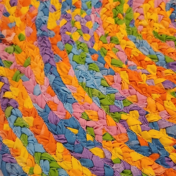 Handmade Multicolor Braided 28" Round Rug - Picture 2 of 4